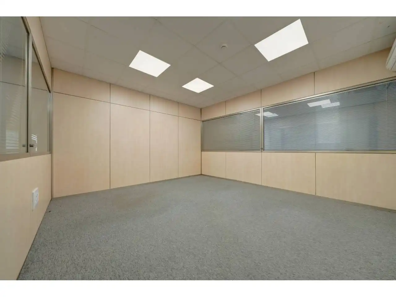 Office for rent in Valencia  with Heating