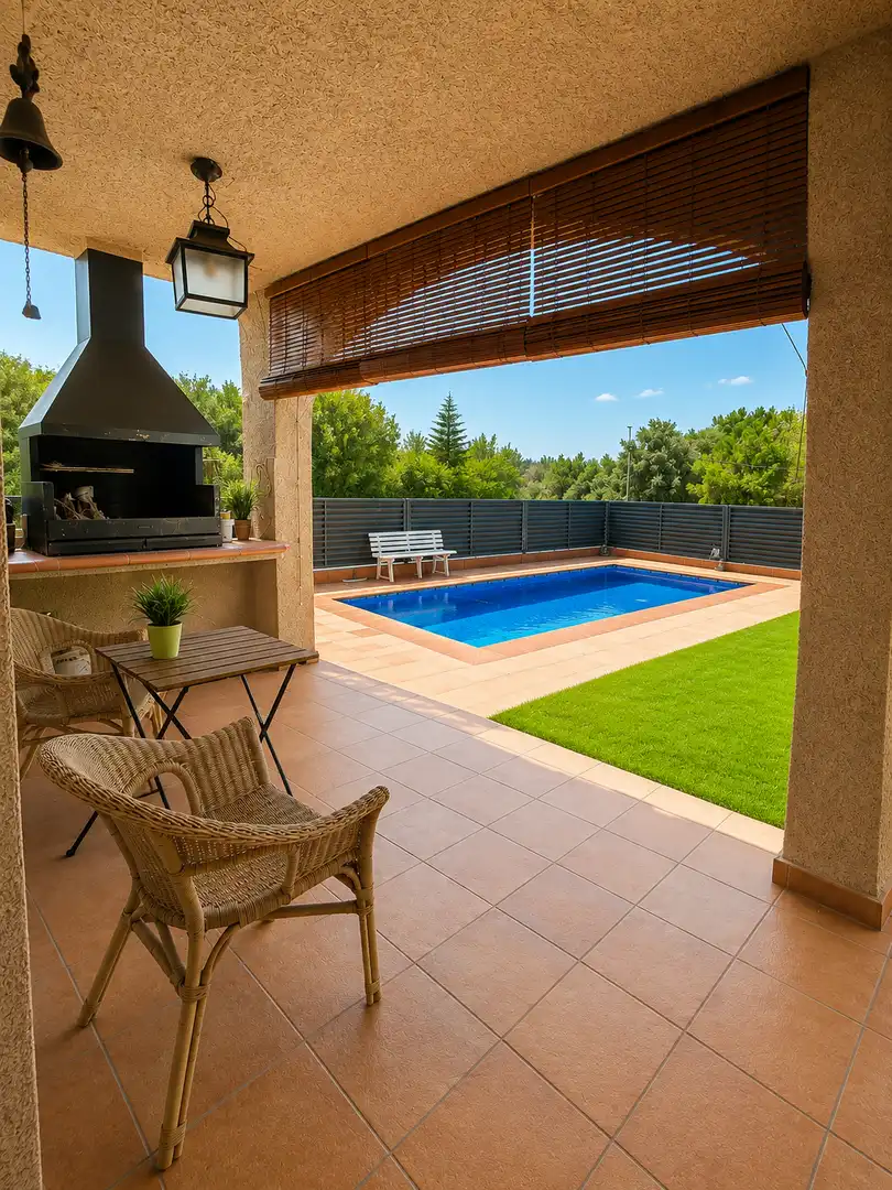 Chalet con piscina en venta en NARCIS MONTURIOL