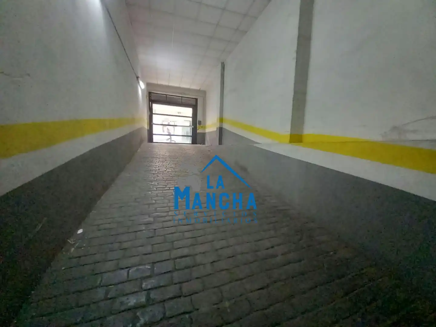 Aparcament de Garatge de lloguer en Industria