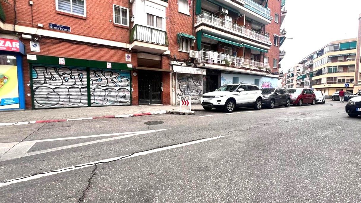Exterior view of Premises for sale in  Madrid Capital