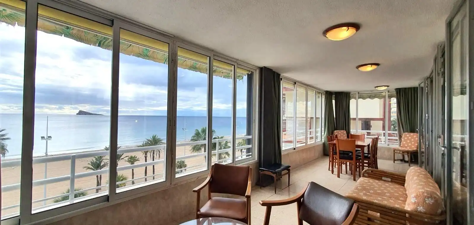 Sala d'estar de Apartament en venda en Benidorm amb Jardí privat, Terrassa i Balcó