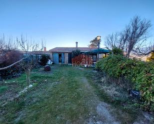 Jardí de Casa o xalet en venda en Gemuño amb Calefacció, Jardí privat i Terrassa