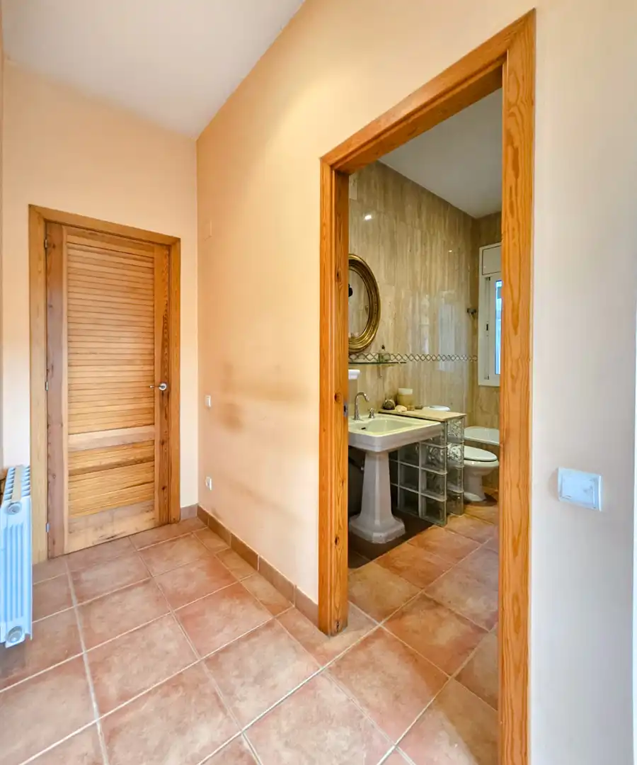 Bathroom of Houses for sale in Sant Cugat del Vallès