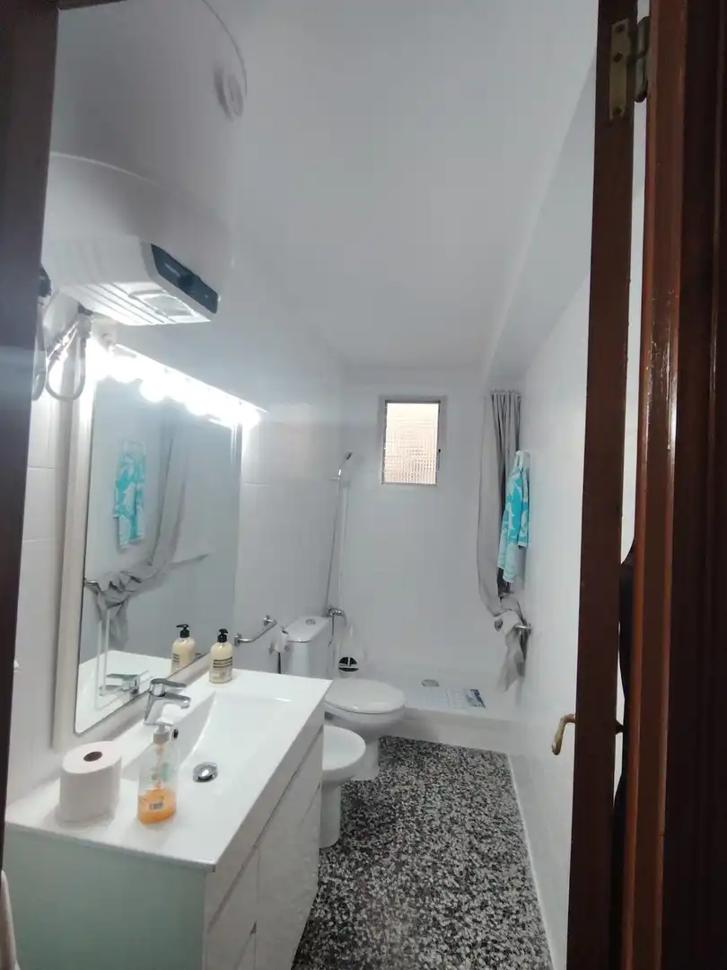 Badezimmer von Wohnung zur Miete in Mislata mit Klimaanlage, Heizung und Balkon