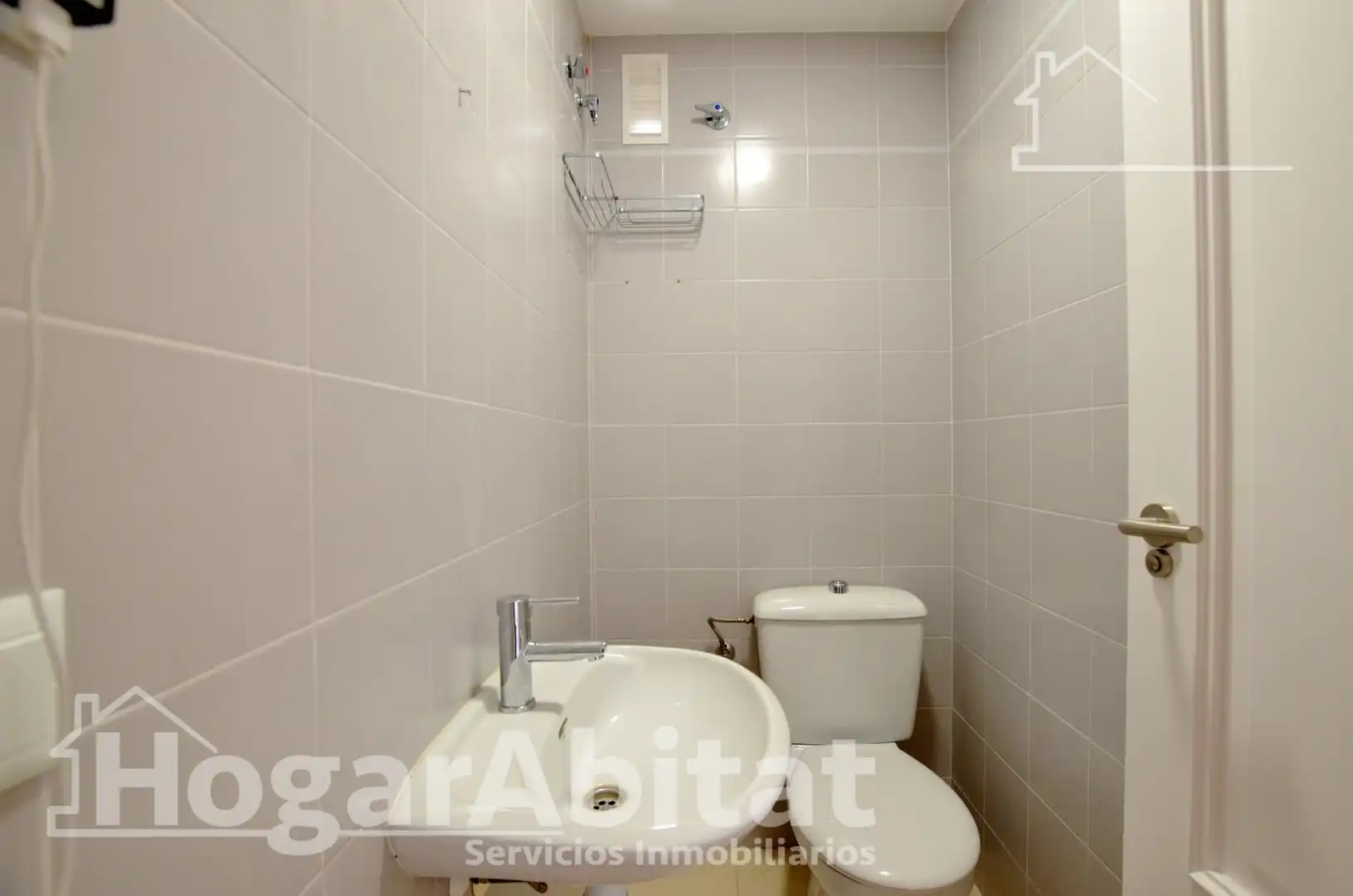 Bathroom of Flat for sale in Gandia  with Parquet flooring and Balcony