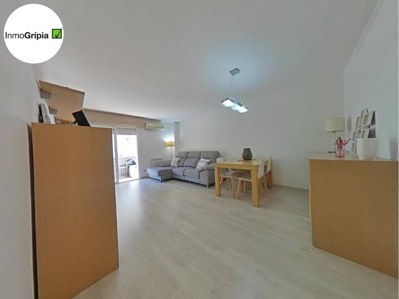 Living room of Flat for sale in Terrassa  with Air Conditioner, Heating and Private garden
