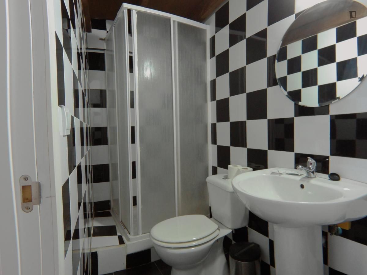 Study to rent in Valdeacederas