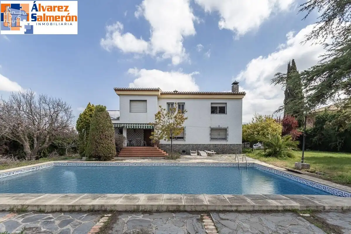 Casa amb piscina en venda a Calle Geranio, imagen 2