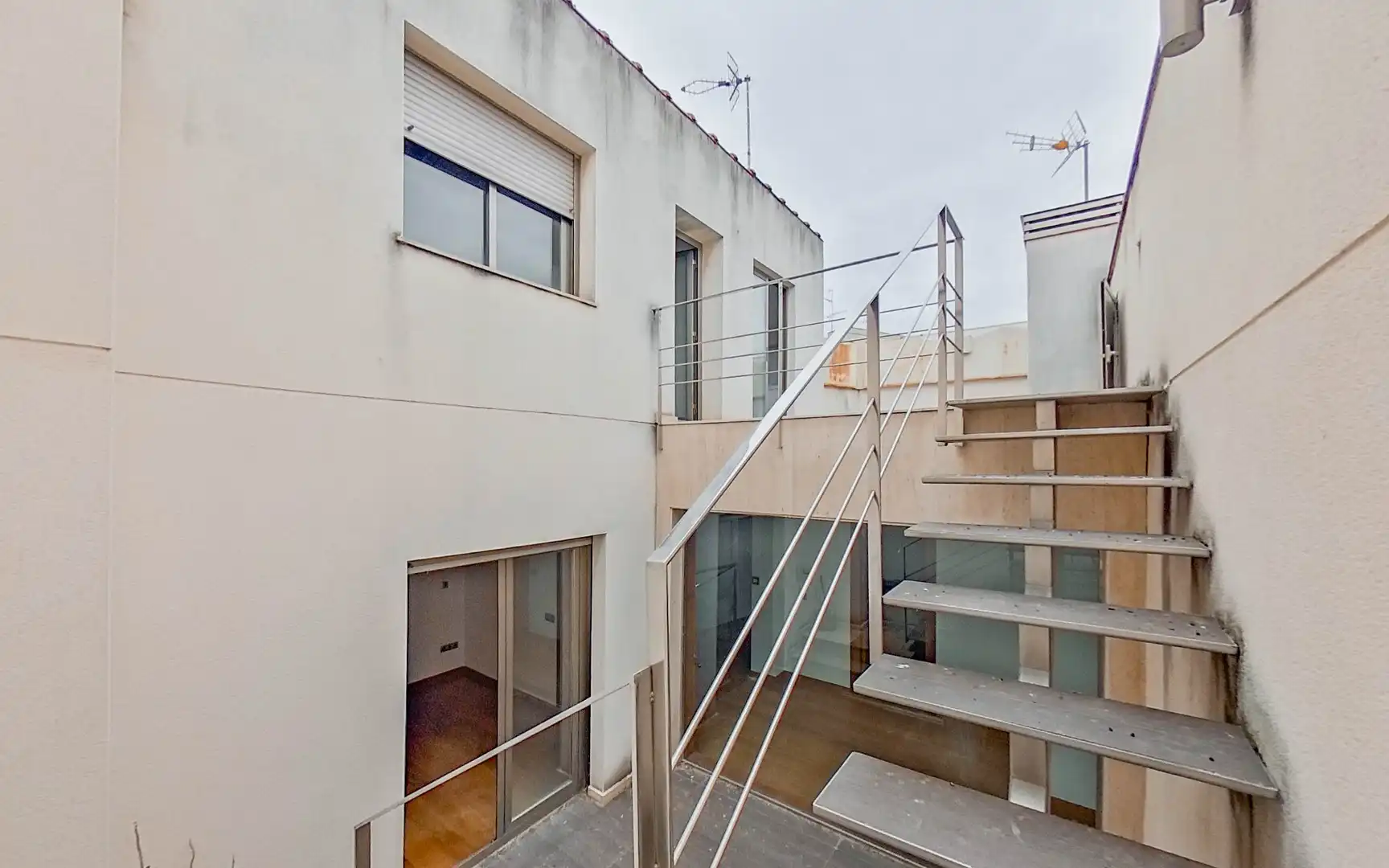 Vista exterior de Dúplex en venta en Villanueva de la Serena con Aire acondicionado, Parquet y Terraza