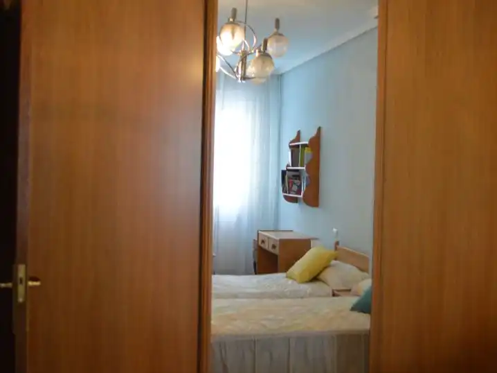 Habitación de Piso en venta en Vitoria - Gasteiz con Terraza y Balcón