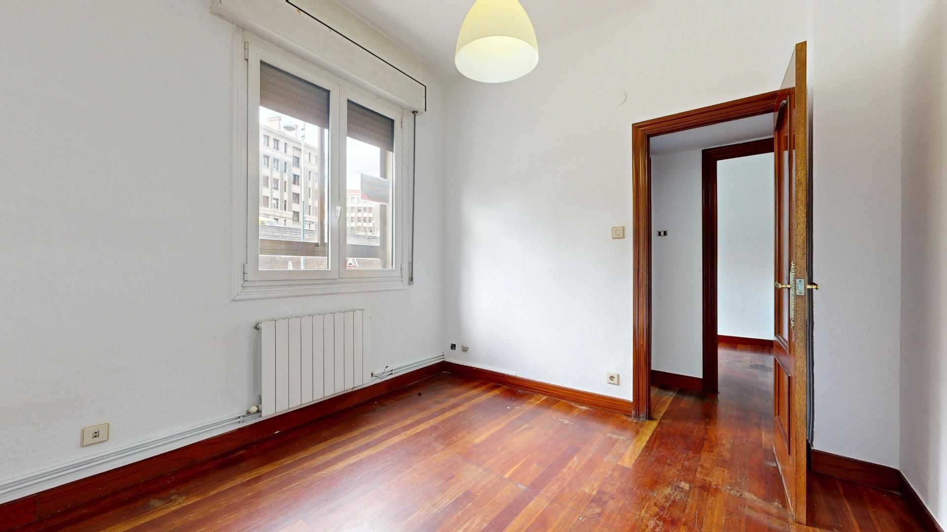 Bedroom of Flat for sale in Bilbao   with Heating