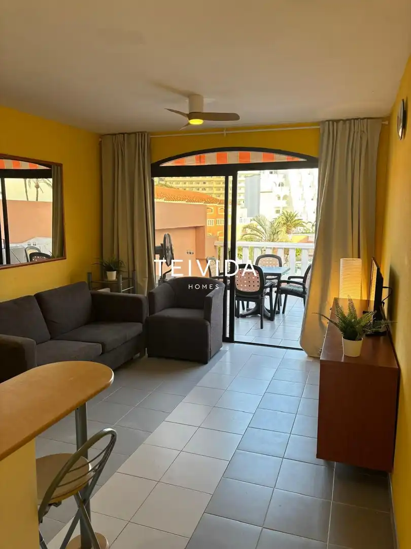 Außenansicht von Wohnung zur Miete in Adeje mit Terrasse, Schwimmbad und Möbliert