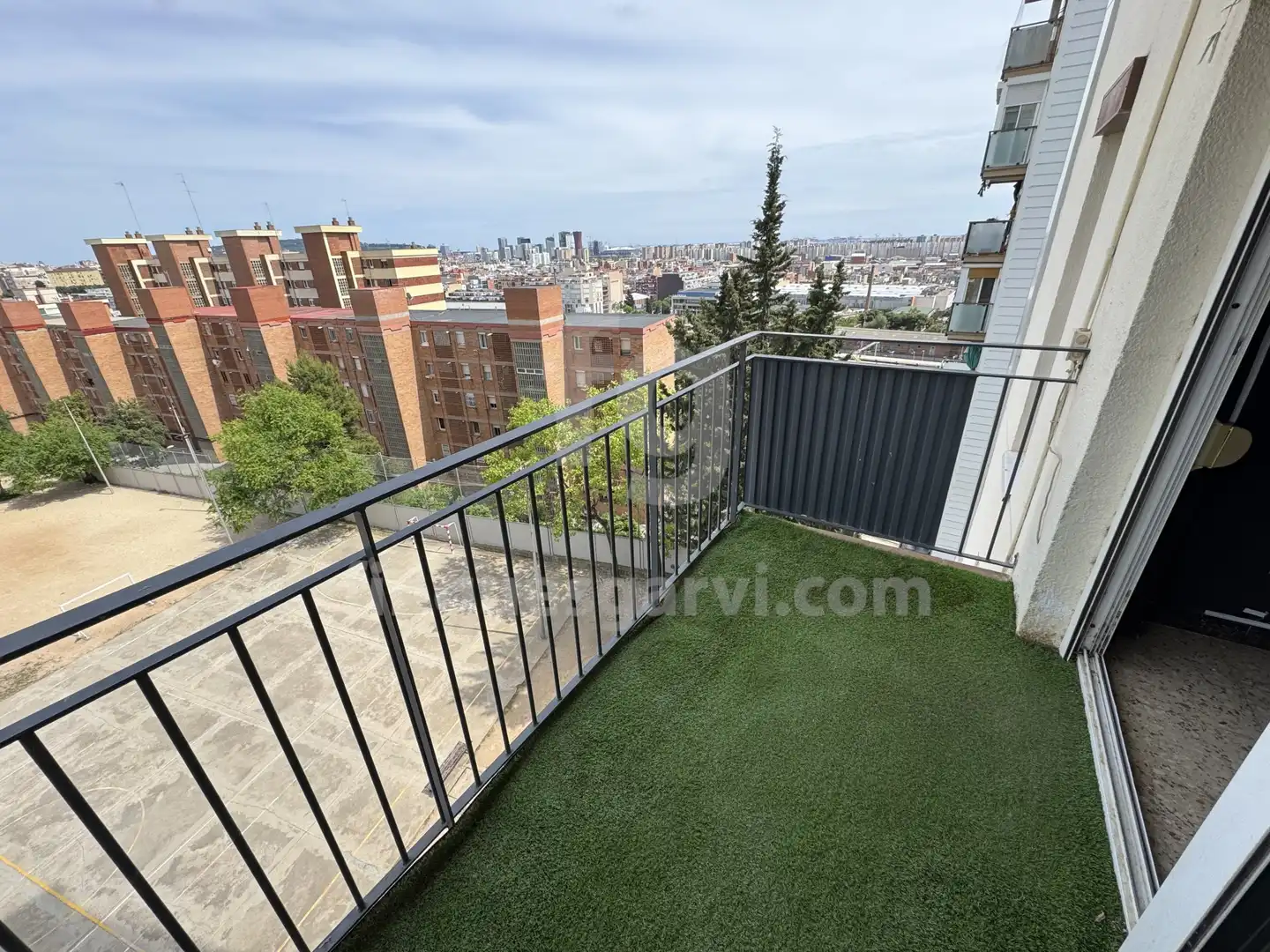 Terraza de Piso en venta en L'Hospitalet de Llobregat con Balcón