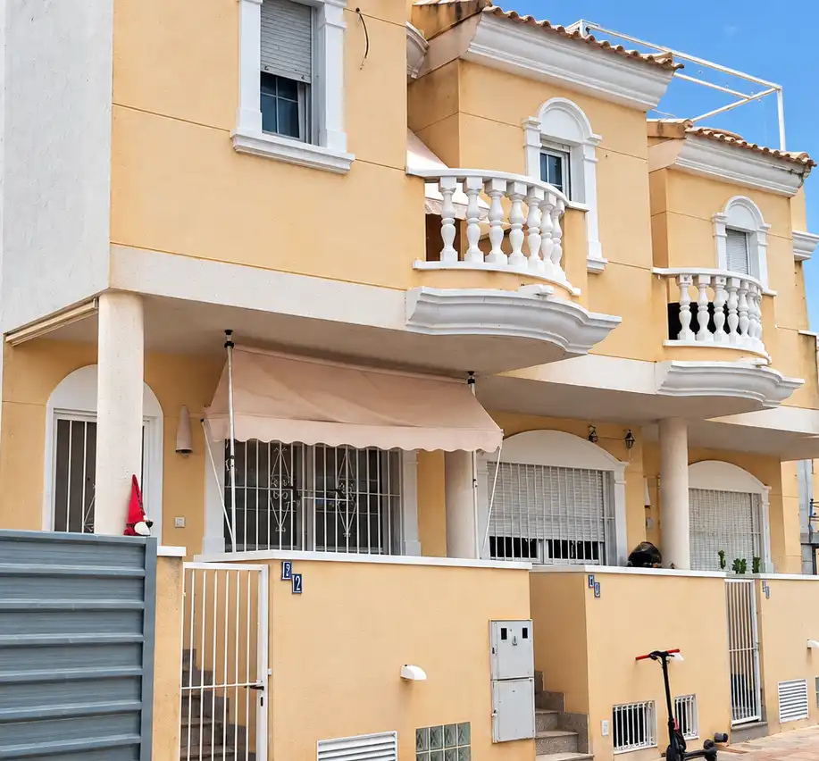 Maison mitoyenne avec piscine à vendre à Almoradí, imagen 3