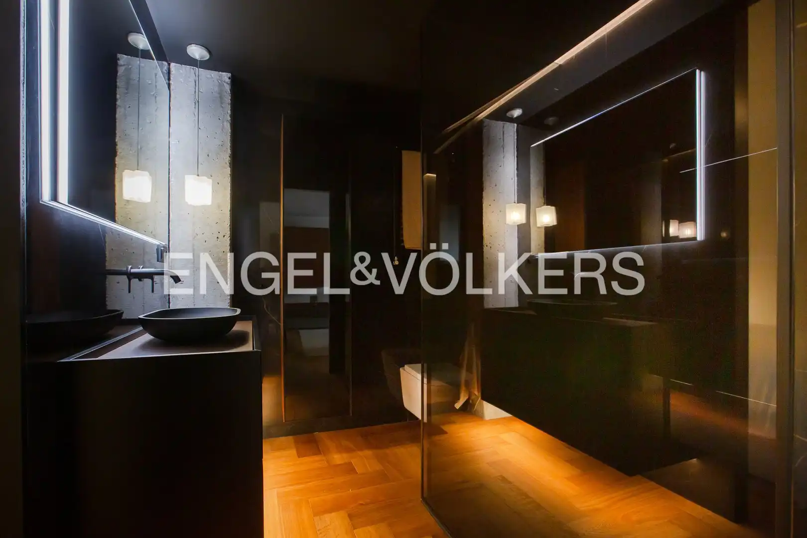 Bathroom of Flat for sale in Bilbao   with Heating, Parquet flooring and Terrace