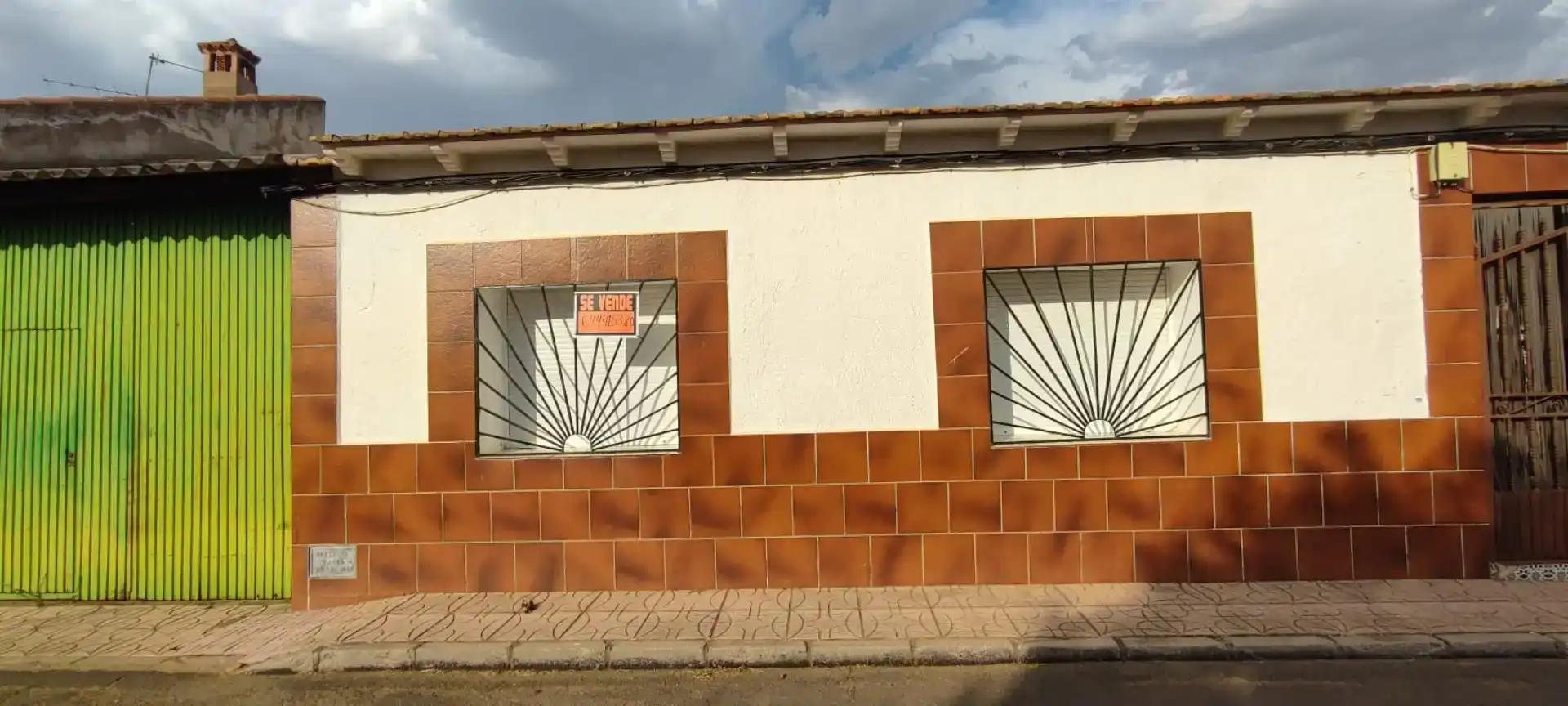 Vista exterior de Casa adosada en venta en El Robledo  
