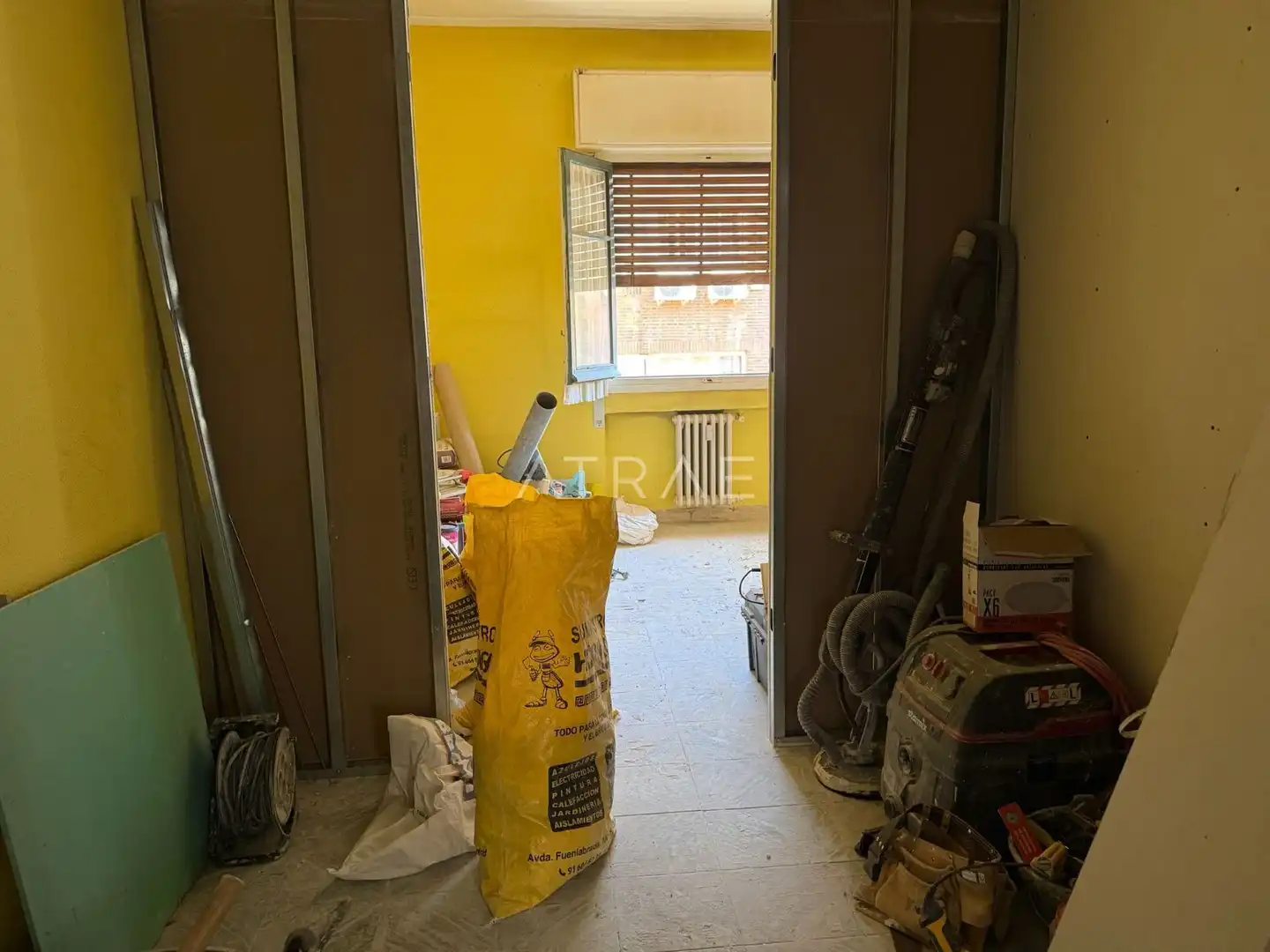 Habitación de Piso en venta en Madrid con Calefacción y Trastero