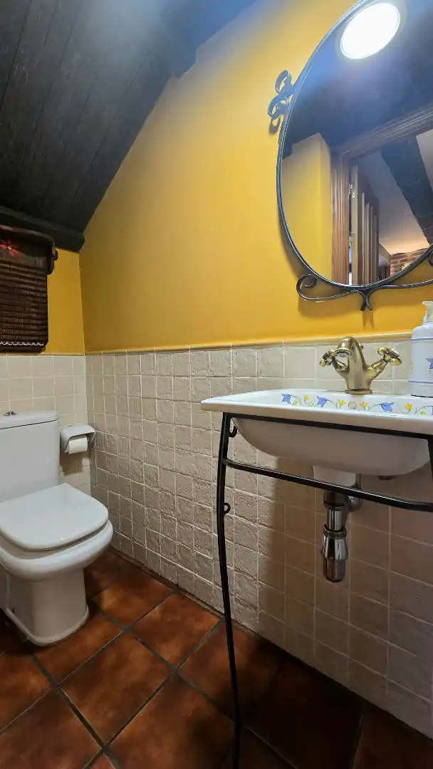 Baño de Casa adosada en venta en Alcalá de Henares con Aire acondicionado, Calefacción y Jardín privado