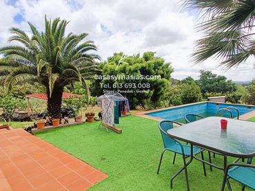 Maison rustique avec balcon à vendre à Mediona