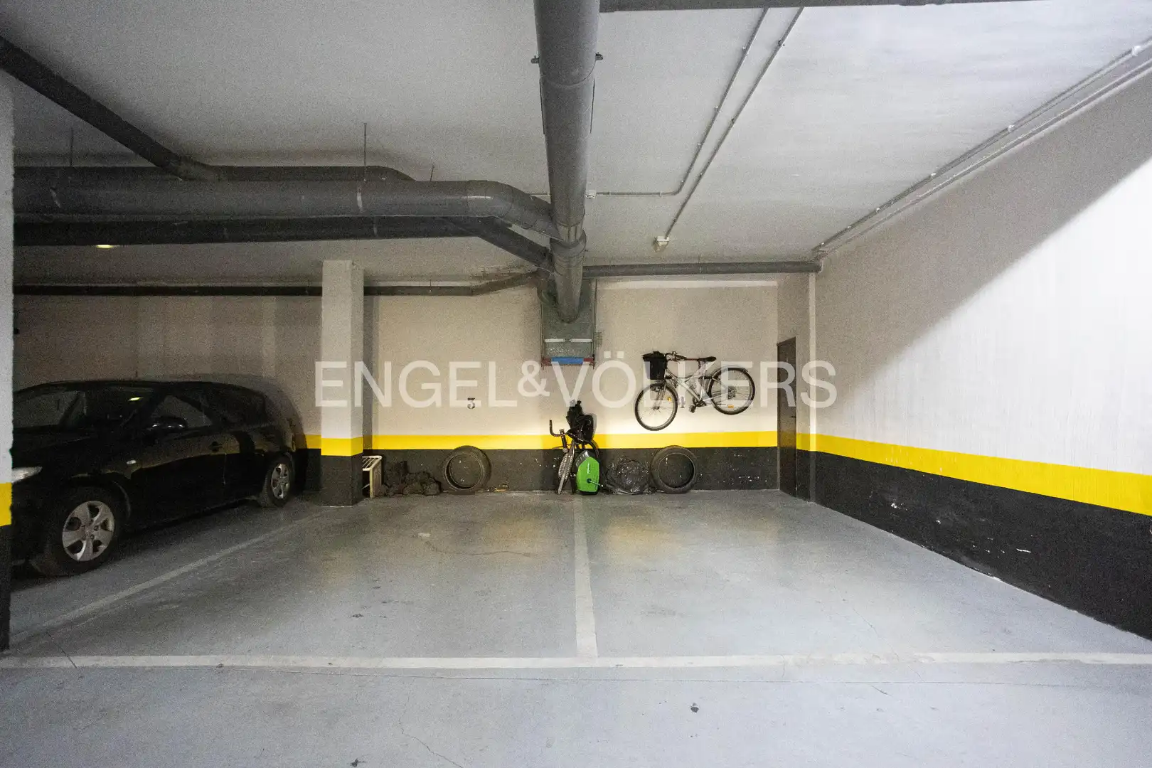 Parking de Ático en venta en Camas con Aire acondicionado, Calefacción y Jardín privado