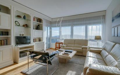 Living room of Flat to rent in  Barcelona Capital  with Air Conditioner, Heating and Parquet flooring