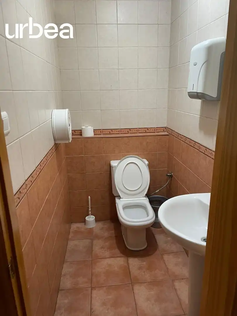 Bany de Local en venda en Vélez-Málaga amb Aire condicionat i Terrassa