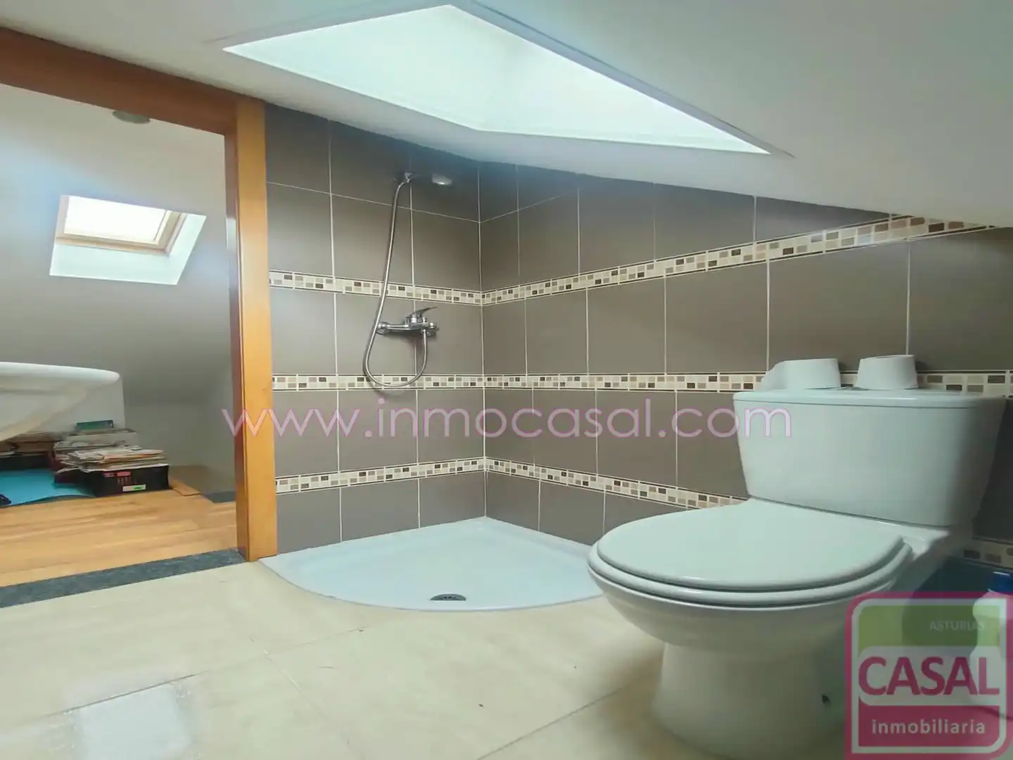 Baño de Casa o chalet en venta en Avilés con Calefacción y Terraza