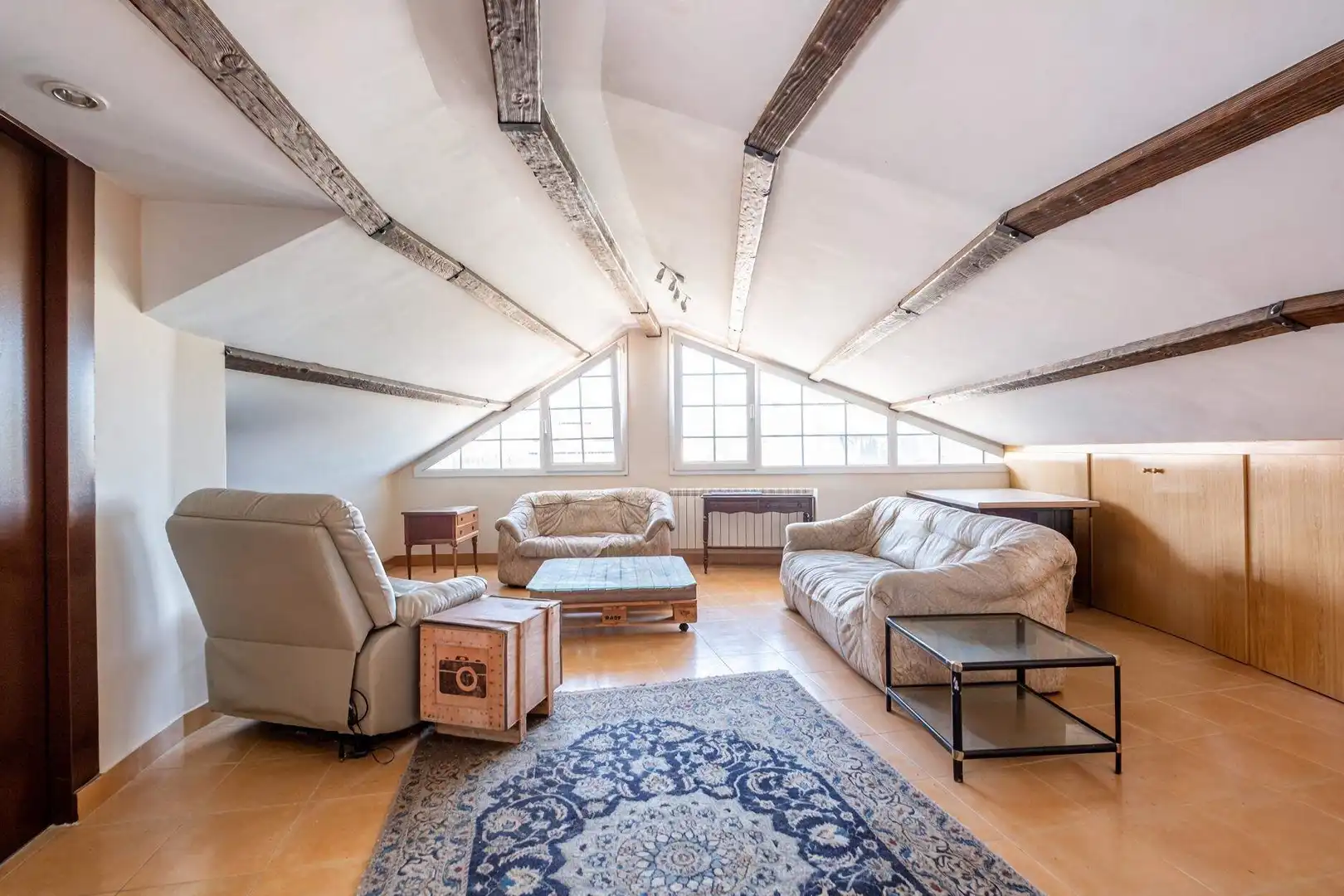 Sala d'estar de Casa o xalet en venda en Zaragoza amb Jardí privat, Terrassa i Traster