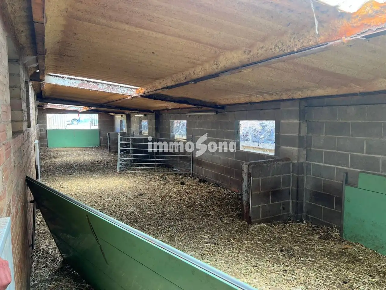 Exterior view of Commercial properties for sale in Les Masies de Voltregà