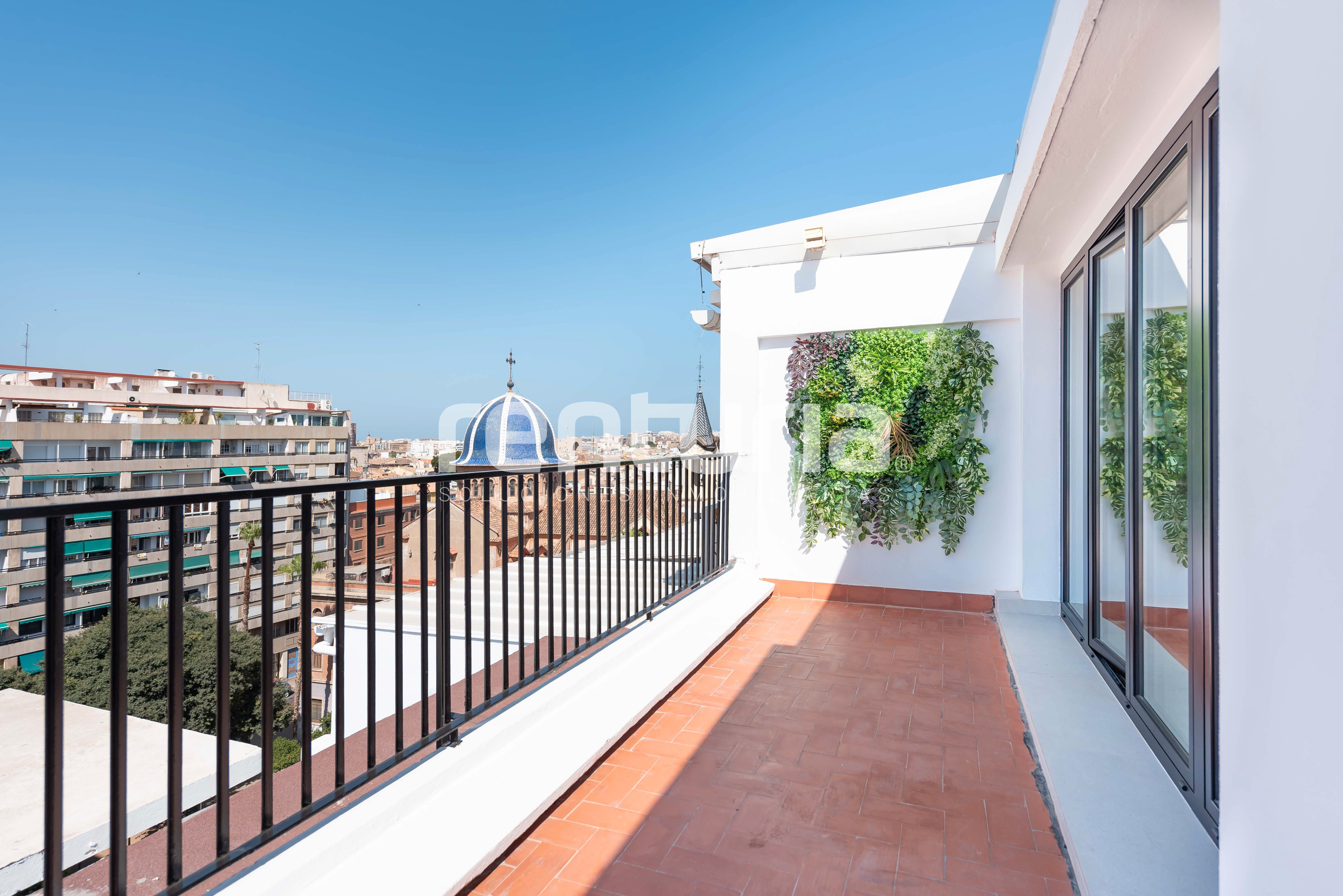 Attic to rent in Plaça de Vicent Iborra, El Carme