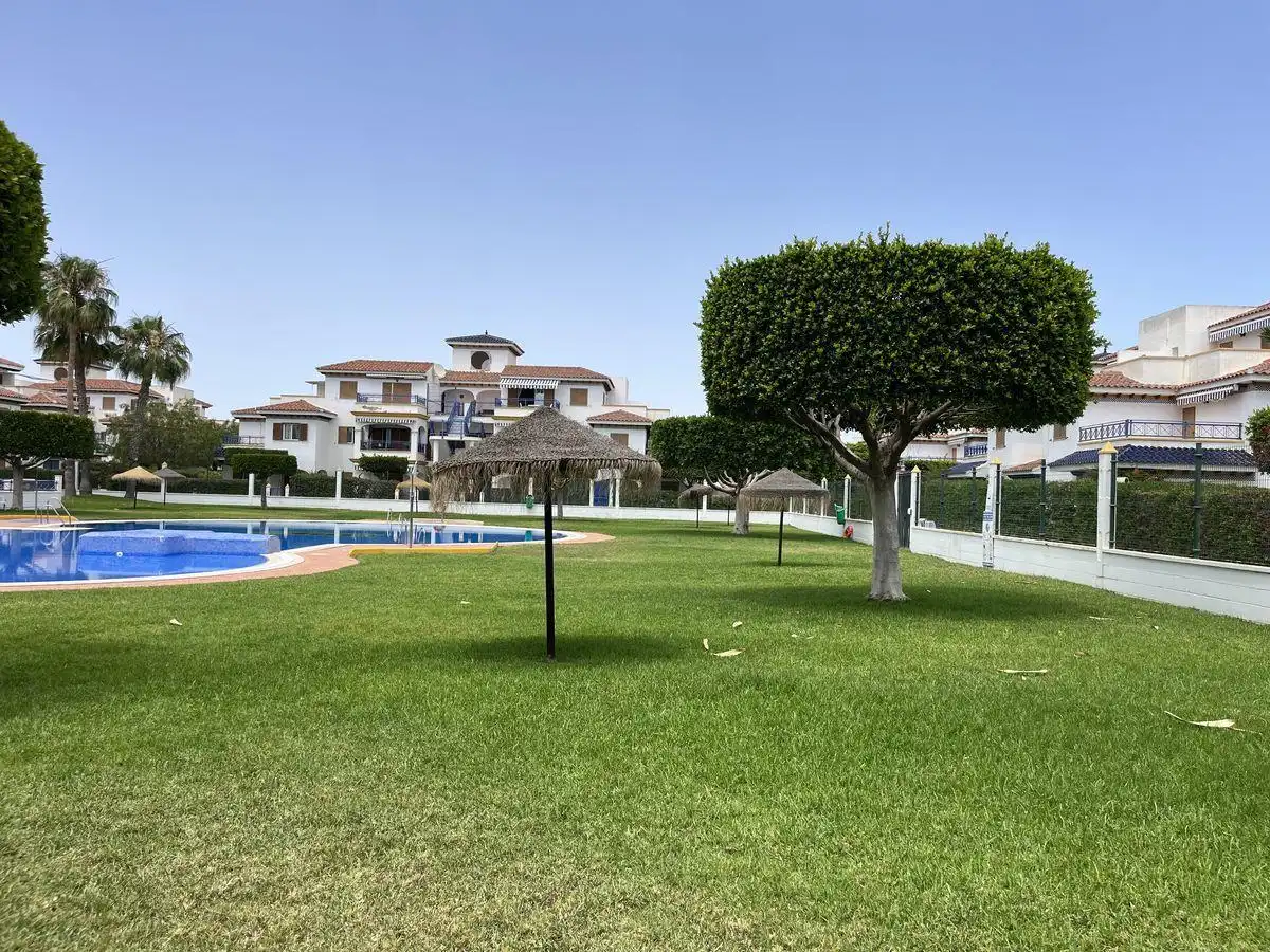 Außenansicht von Wohnung zur Miete in Vera mit Klimaanlage, Terrasse und Schwimmbad
