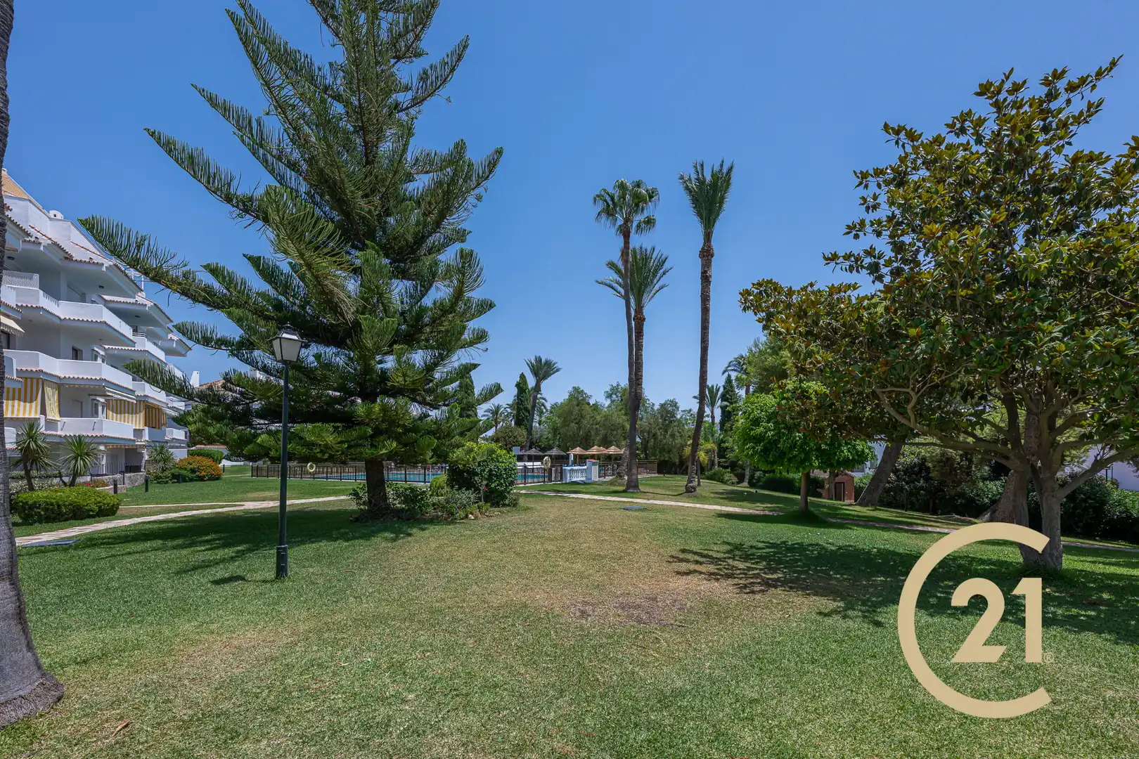 Planta baja en venta en Marbella con Aire acondicionado, Terraza y Amueblado