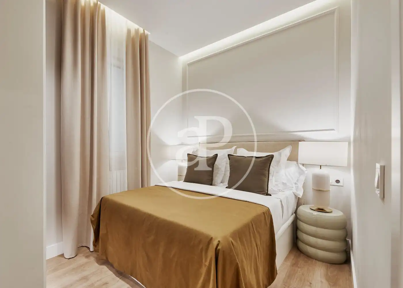 Bedroom of Flat for sale in Madrid  with Air Conditioner, Heating and Furnished