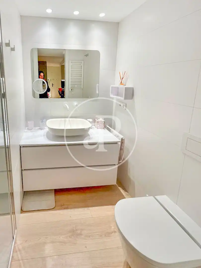 Badezimmer von Wohnung zum Verkauf in Valencia mit Klimaanlage und Heizung
