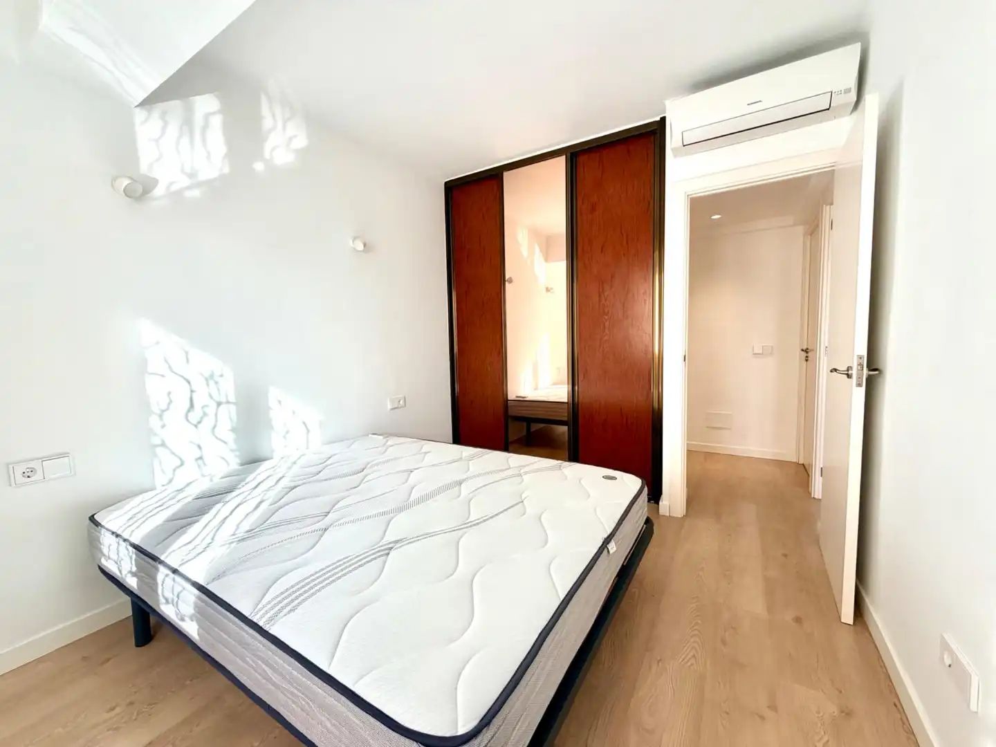 Bedroom of Flat for rent in  Palma de Mallorca  with Air Conditioner, Heating and Parquet flooring