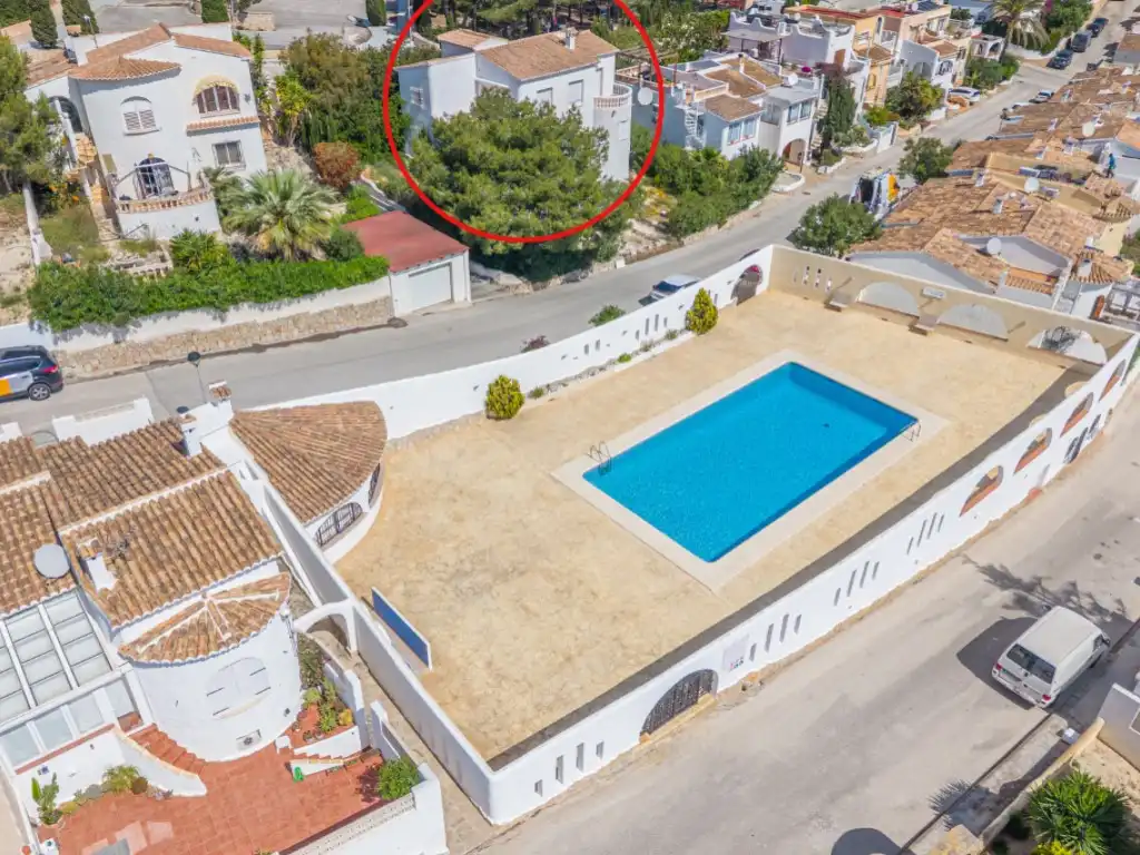 Vista exterior de Casa o xalet en venda en Benitachell / El Poble Nou de Benitatxell amb Aire condicionat, Terrassa i Piscina comunitària