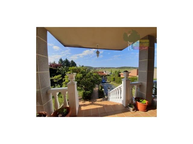 Casa-chalet en Venta en Ceres Golf