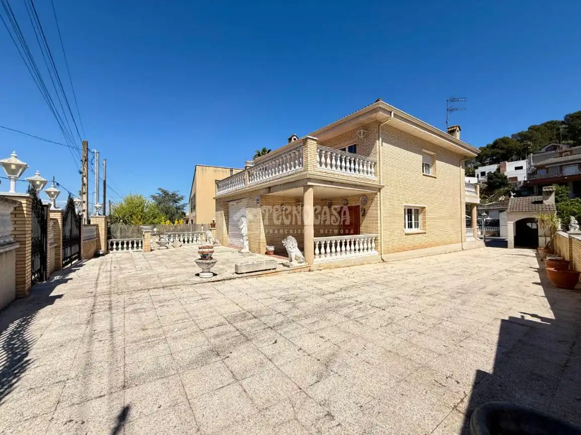 Vista exterior de Casa o chalet en venta en Canyelles con Terraza y Piscina