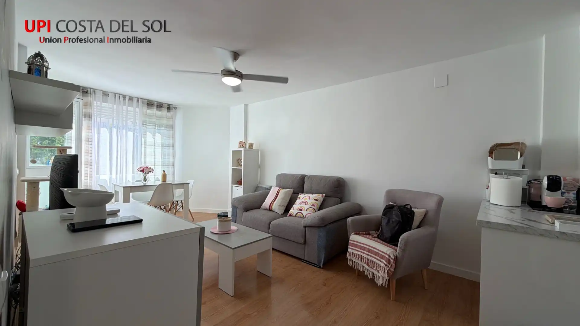 Living room of Apartments for sale in Benalmádena  with Parquet flooring, Furnished and Oven