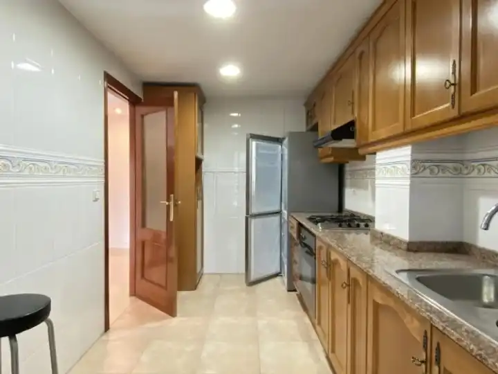 Cocina de Piso de alquiler en Valencia con Aire acondicionado, Calefacción y Trastero
