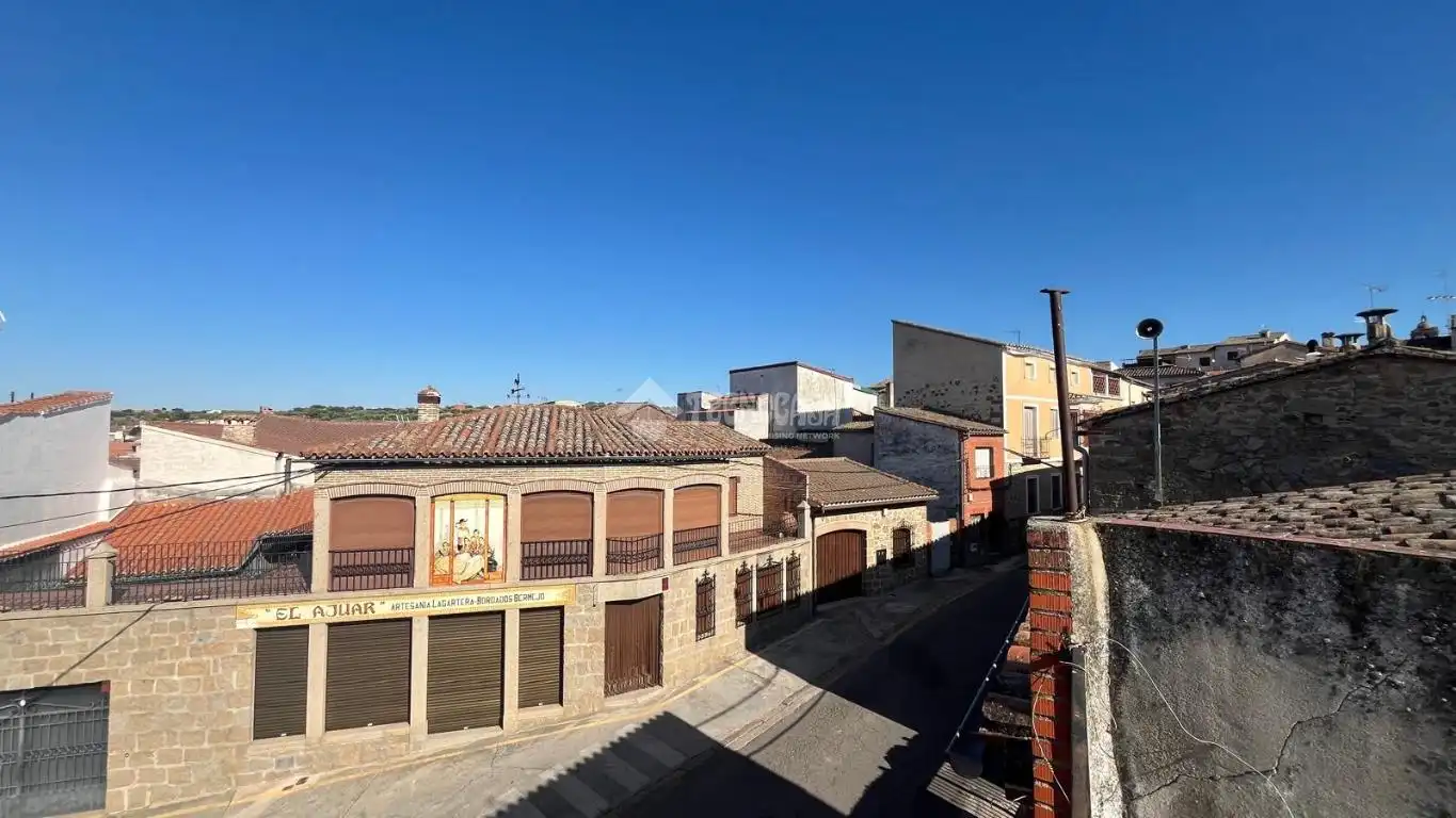 Vista exterior de Casa adosada en venta en Lagartera con Terraza