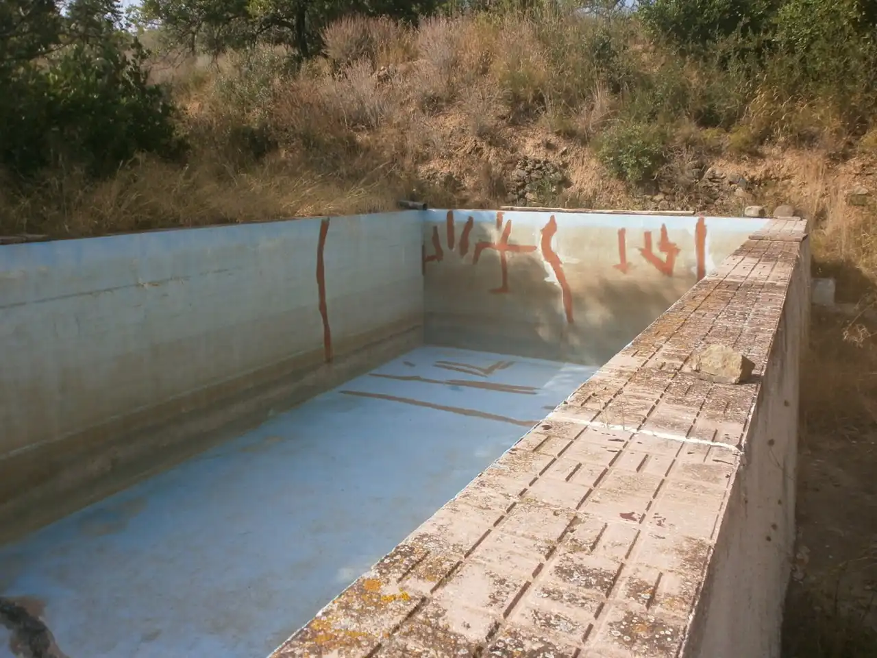 Swimming pool of Land for sale in Vilanova d'Escornalbou