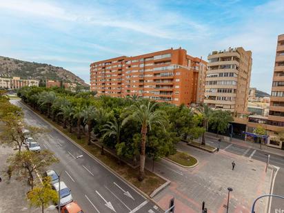 Vista exterior de Pis en venda en Alicante / Alacant amb Aire condicionat, Calefacció i Parquet