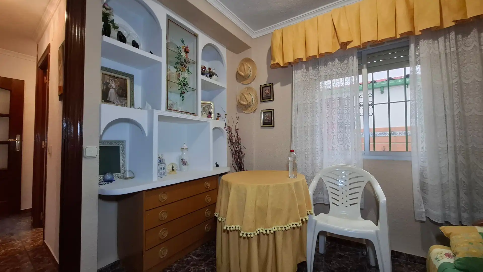 Sala d'estar de Pis en venda en Córdoba amb Traster i Moblat