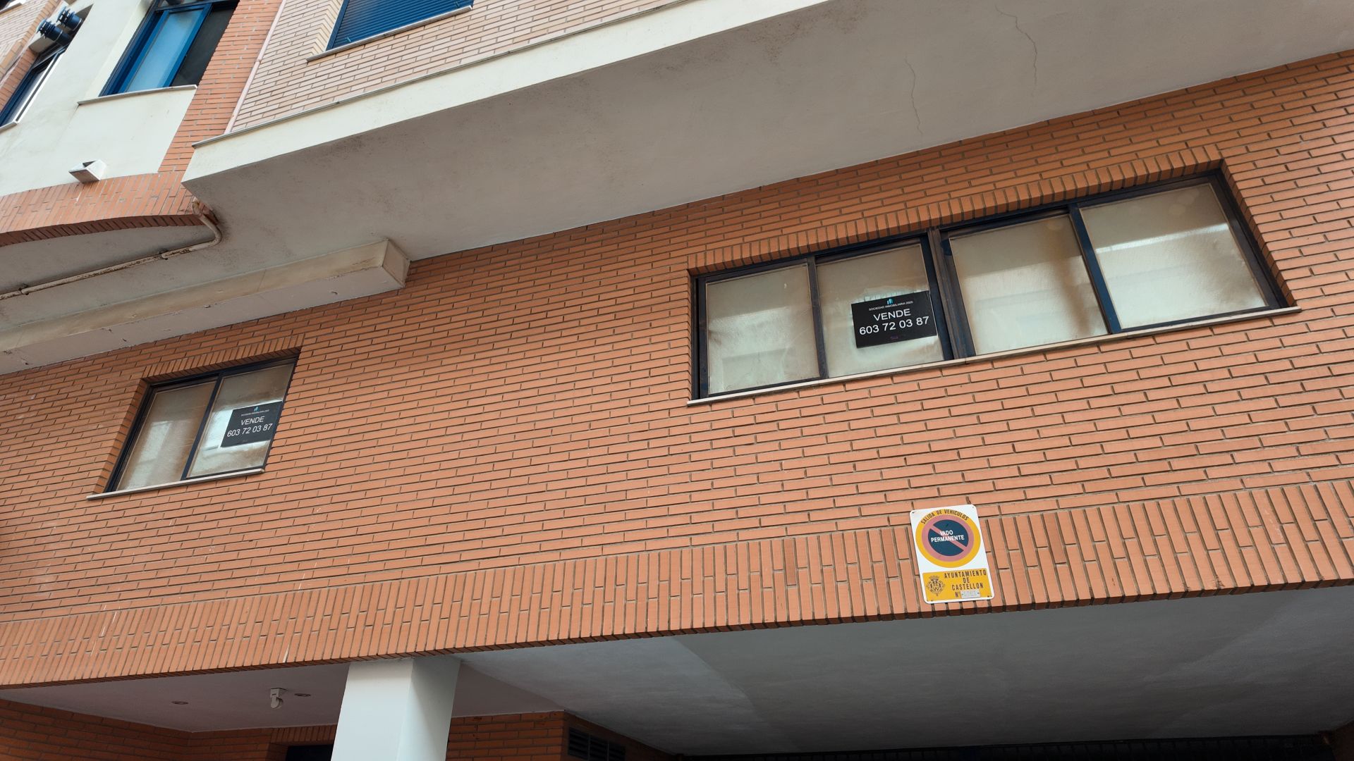 Local en venta en Calle Río Navia, Ensanche - Parque del Oeste, Sur