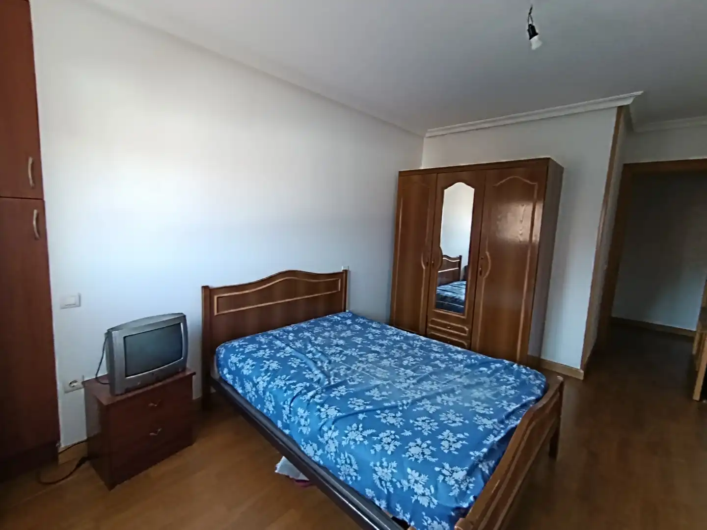 Habitación de Apartamento en venta en Benavente con Calefacción, Parquet y Amueblado