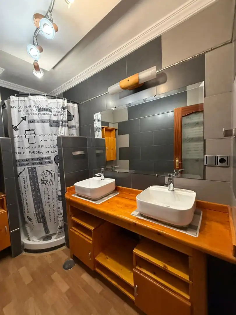 Baño de Piso de alquiler en Madrid con Aire acondicionado y Calefacción