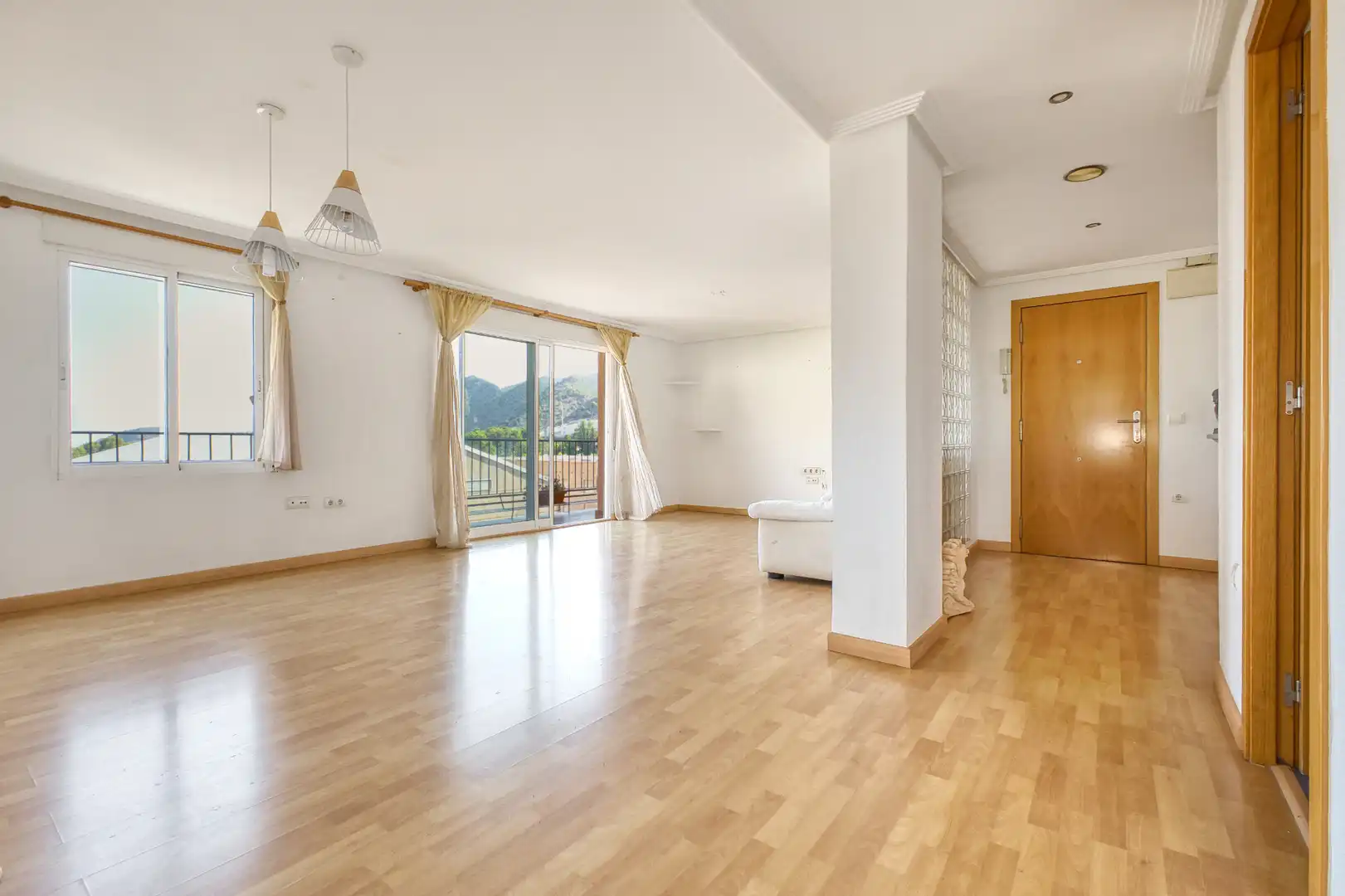 Sala d'estar de Pis en venda en Jijona / Xixona amb Calefacció, Parquet i Terrassa