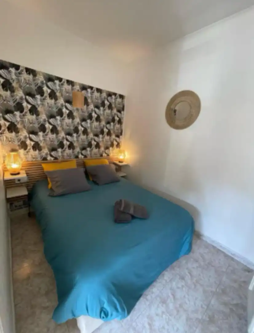 Habitación de Piso de alquiler en Lloret de Mar con Aire acondicionado, Terraza y Amueblado