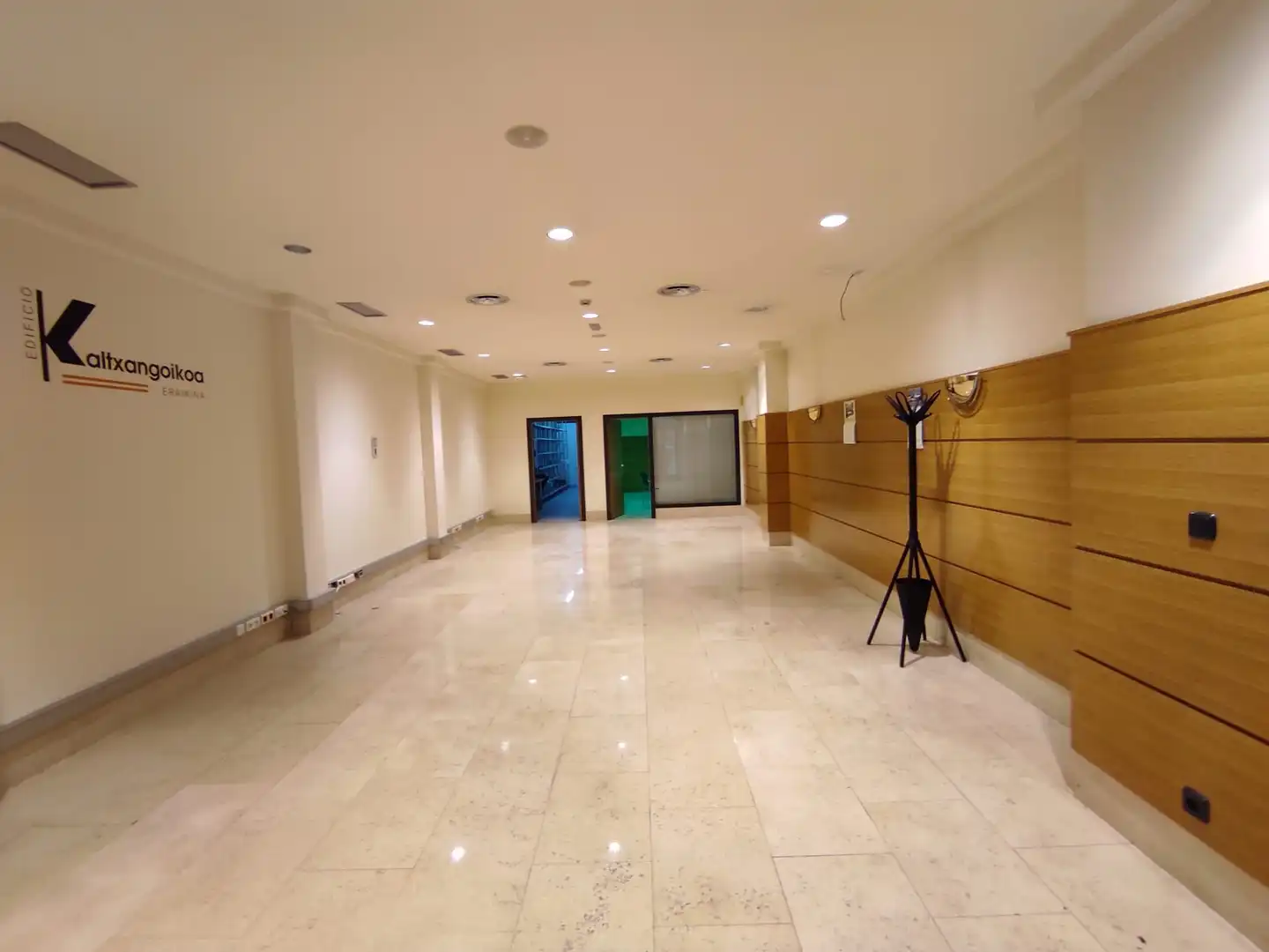 Local comercial en alquiler en Calle Konbentukoa, imagen 6